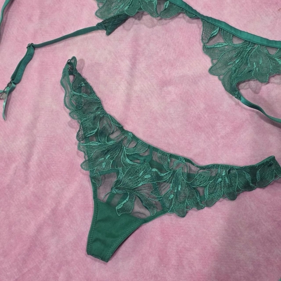 Fleur du Mal Lingerie 3 Piece Set - Emerald Green - Picture 5 of 5